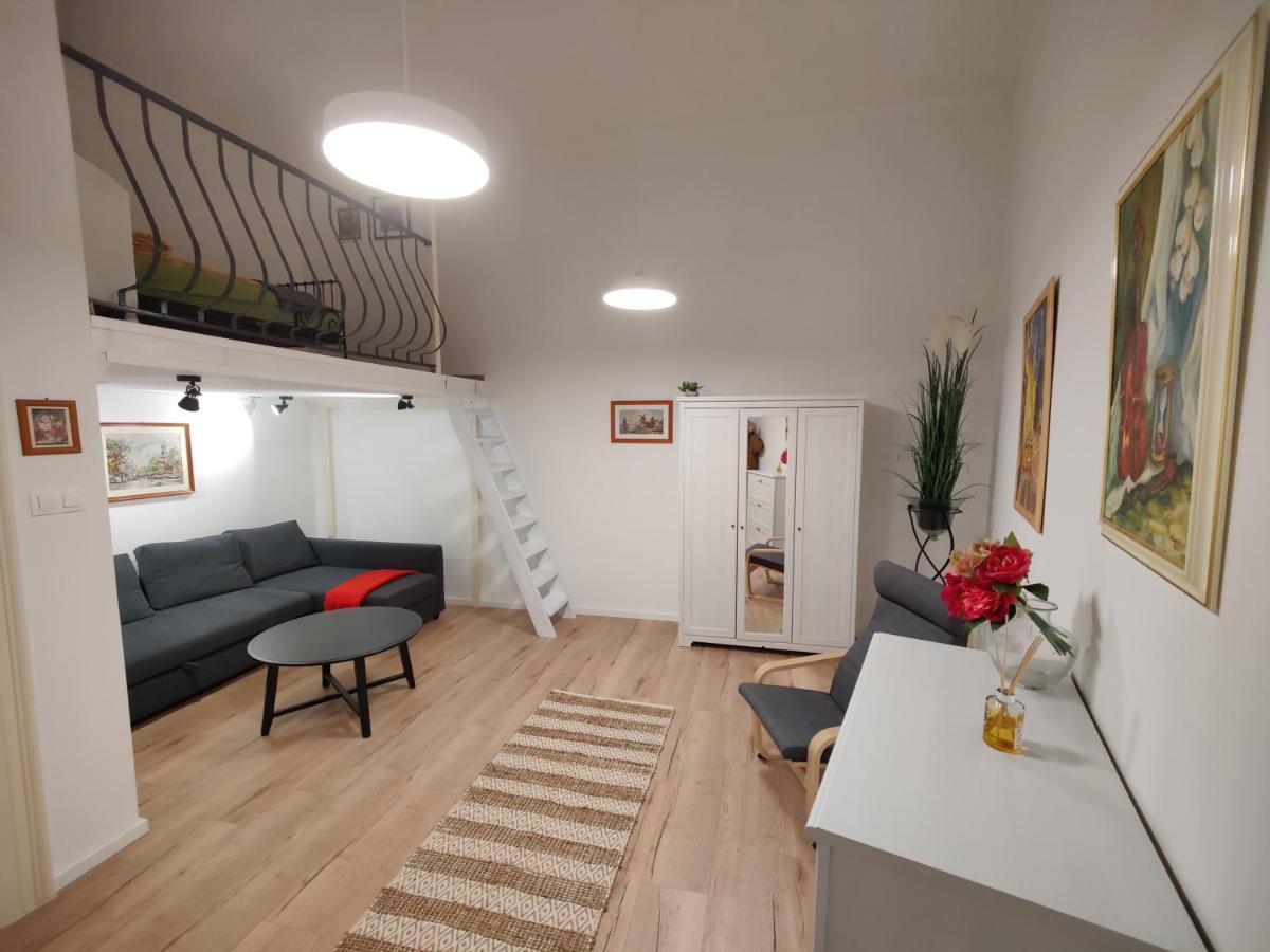 Calm, Artistic Apartment 9Th Distric Central City Budapest Exterior photo